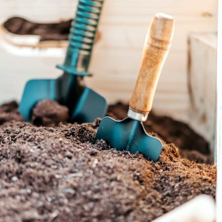 Kertészeti eszközök, növényvédelem